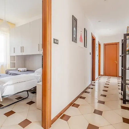 Guesthost - Sweet - Cozy In La Spezia