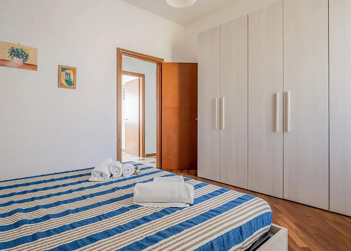 Guesthost - Sweet - Cozy In Apartament La Spezia