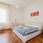 Guesthost - Sweet - Cozy In Lägenhet *