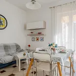 Lägenhet Guesthost - Sweet - Cozy In *