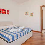 Guesthost - Sweet - Cozy In Lägenhet *