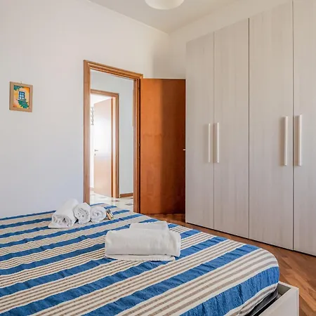 Guesthost - Sweet - Cozy In Apartmán La Spezia